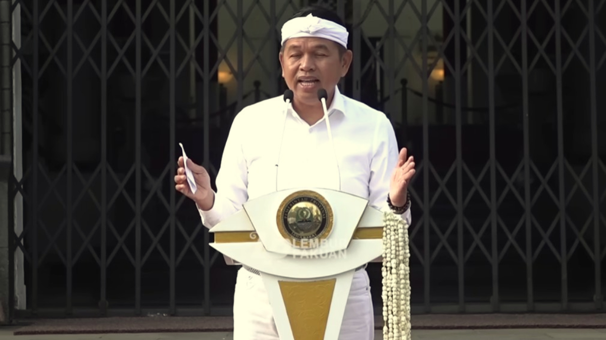 Gubernur Jawa Barat, Dedi Mulyadi memberikan arahan kepada para ASN dan kepala daerah di Gedung Sate.