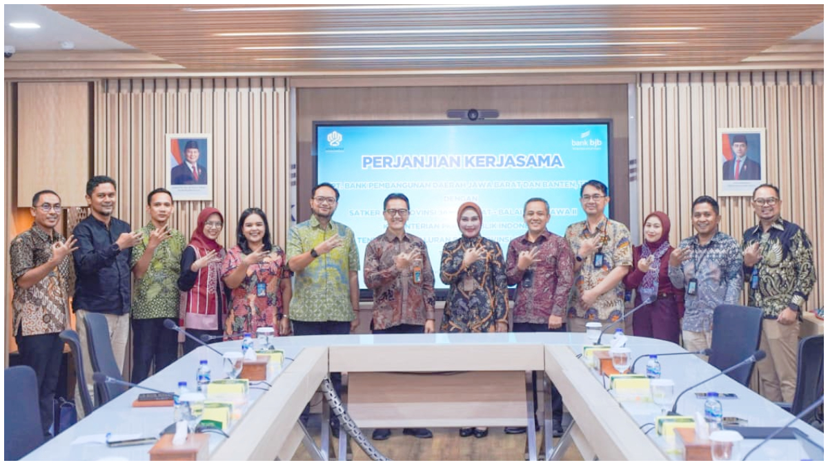 Penandatanganan PKS antara Satuan Kerja Perumahan dan Kawasan Permukiman Provinsi Jabar, dengan bank bjb terkait penyaluran dana BSPS 2026.