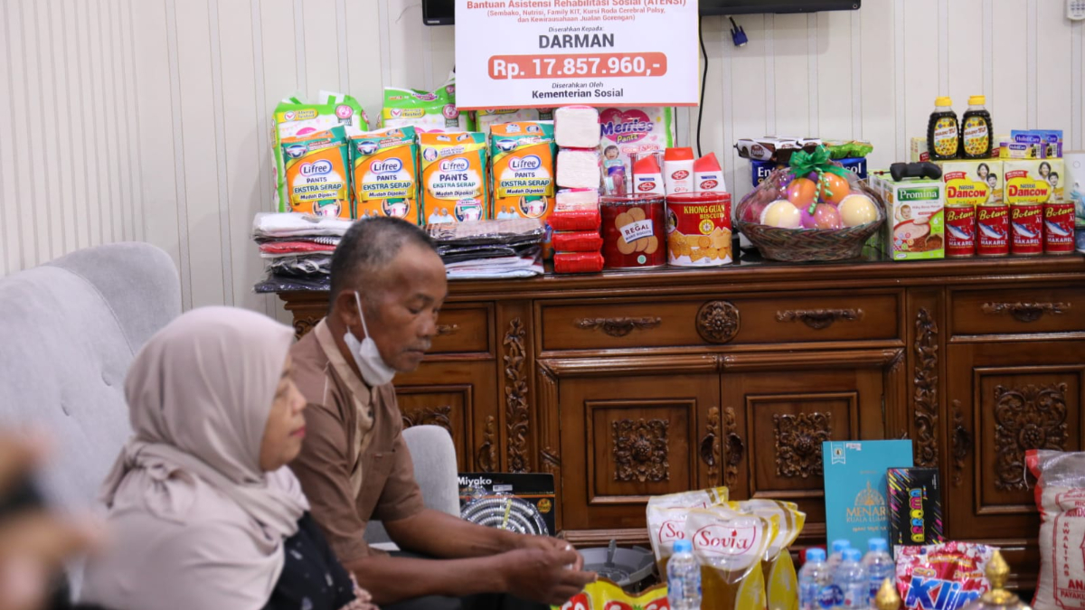 Ilustrasi KPM yang mendapatkan bansos PKH dan BPNT tahap 2