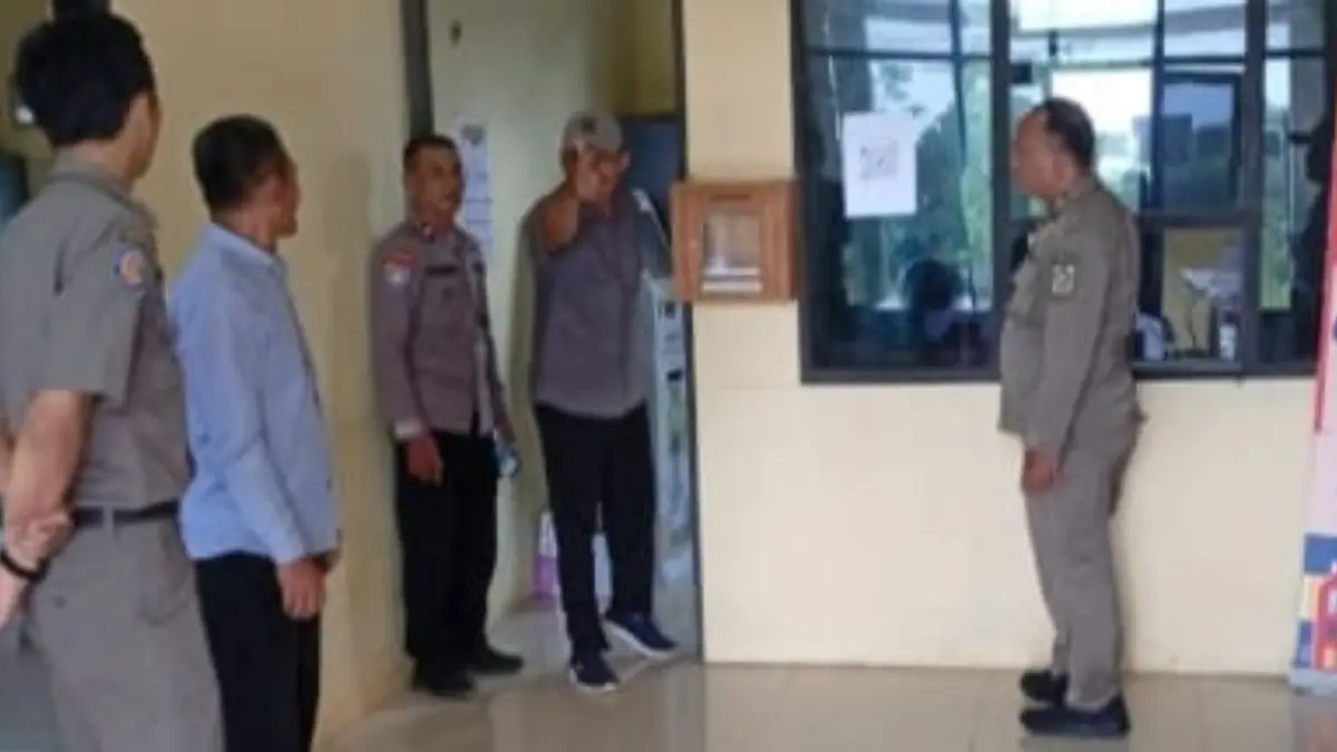 Aksi pencurian kendaraan bermotor (curanmor) terjadi di halaman Kantor Desa Pasir Madang, Kecamatan Sukajaya, Kabupaten Bogor, Selasa, 31 Maret 2026. Foto: Dok. Polsek Cigudeg