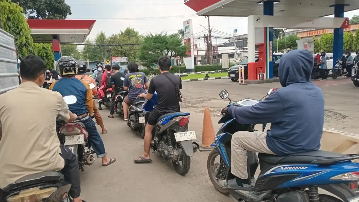 Suasana SPBU di Jalan Raya Karadenan, Kabupaten Bogor. Foto : Hendi Novian/Radar Bogor