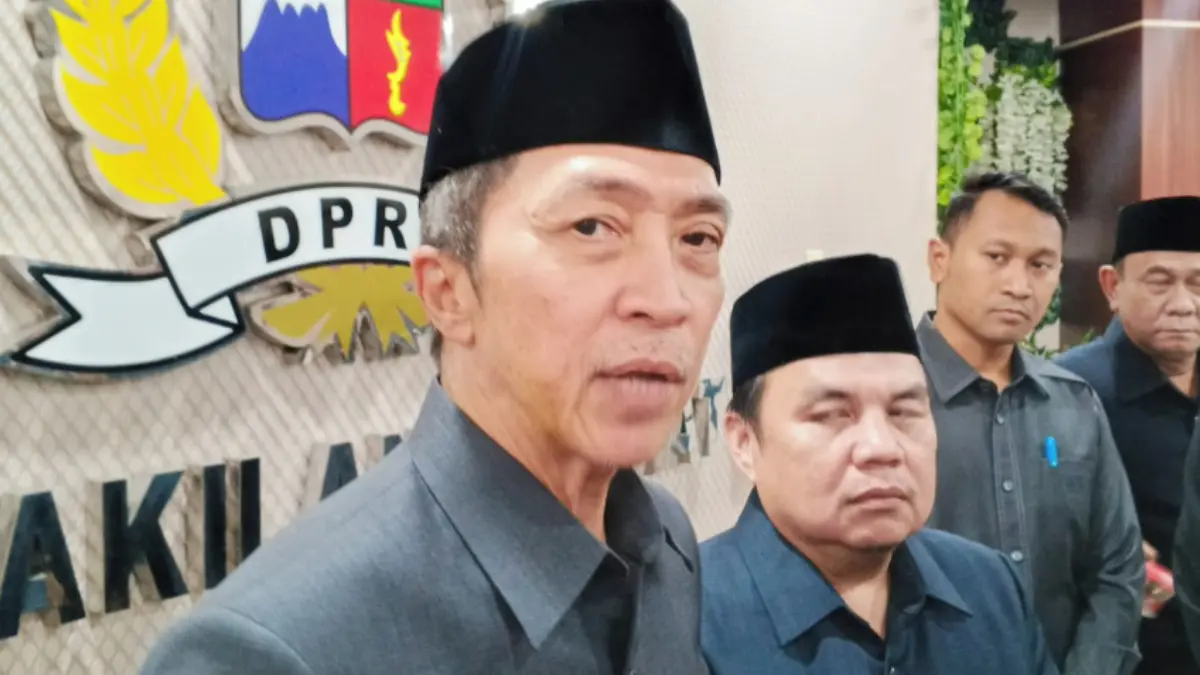 Wali Kota Bogor Dedie A Rachim saat memberikan keterangan terkait WFH bagi ASN. Foto: Fikri/Radar Bogor
