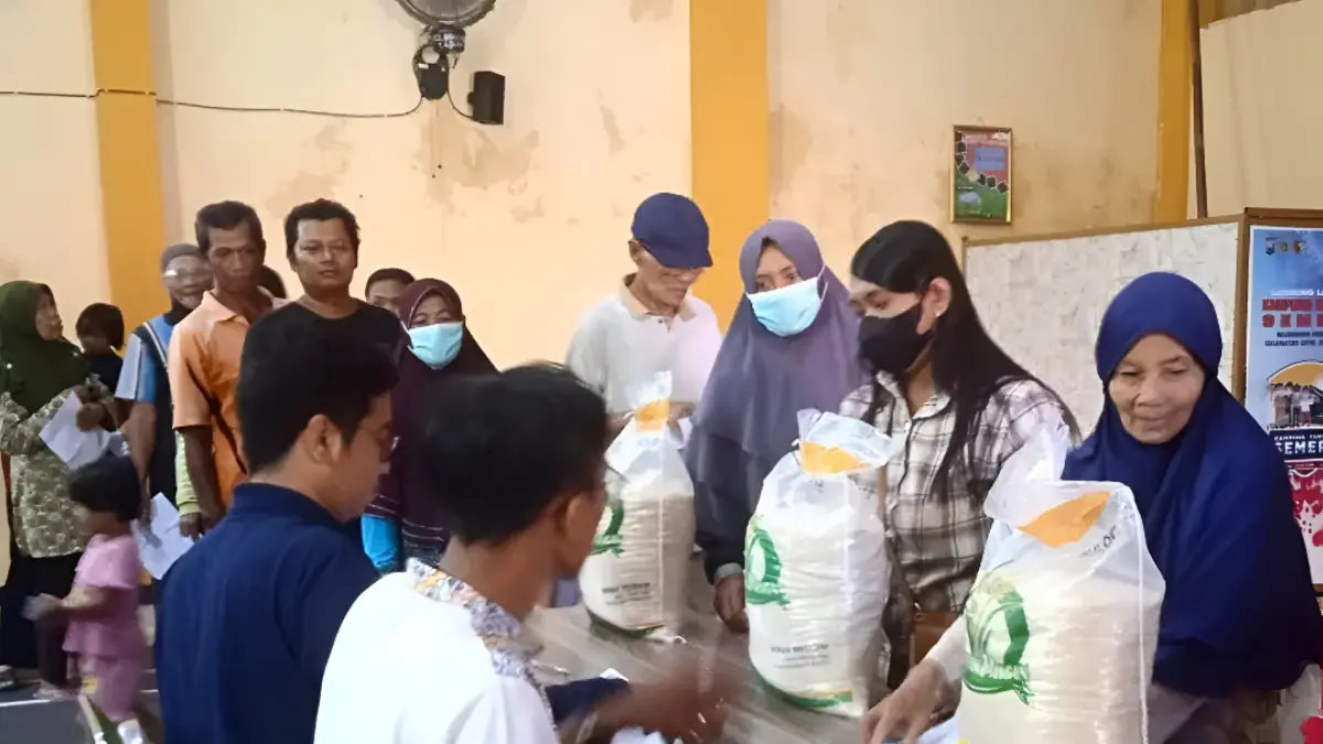 Ilustrasi pengambilan bansos pangan rapelan (Foto: Instagram @kelurahan_ngronggo)