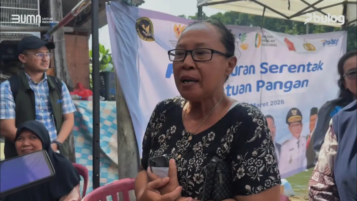 Ilustrasi salah satu KPM yang menerima dana Rp900.000 dan bantuan pangan (Foto: YouTube TV Bulog)