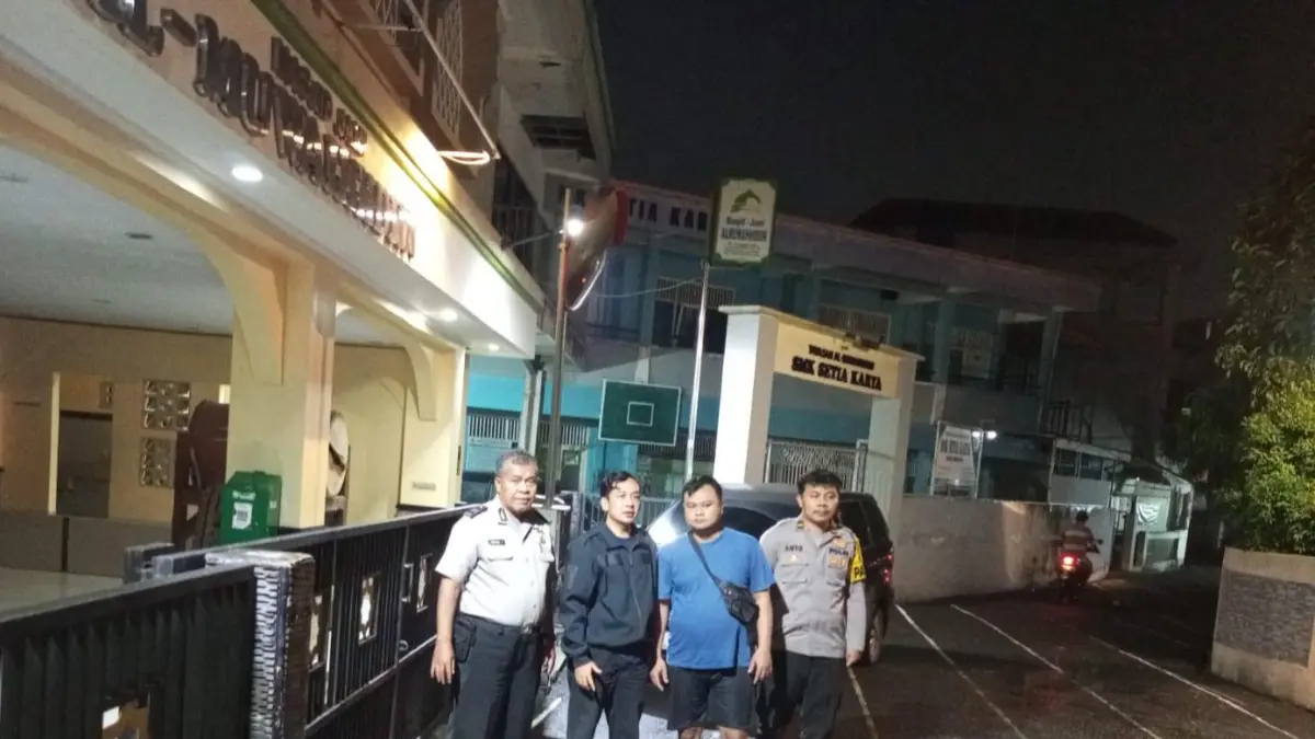 Polisi mendatangi lokasi pencurian sepeda di wilayah hukum Polsek Sukmajaya Depok. Foto: Humas Polres Metro Depok