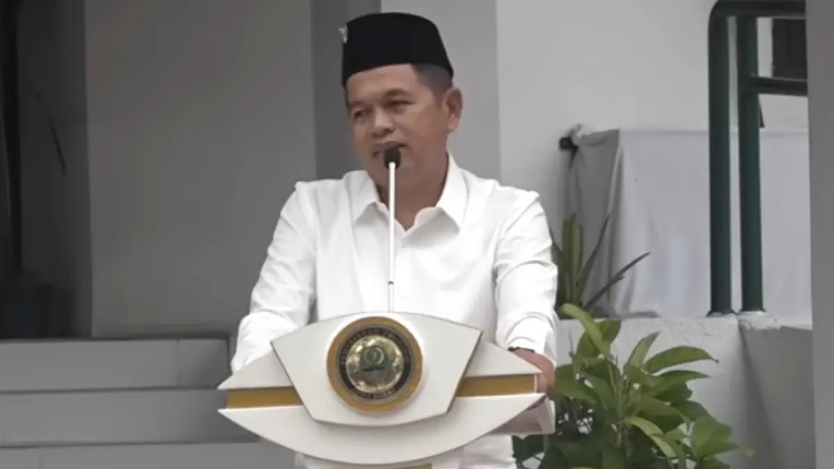 Gubernur Jawa Barat Dedi Mulyadi akan menindak tegas dugaan pungli di Jembatan Cirahong yang terletak di perbatasan Kabupaten Tasikmalaya dan Kabupaten Ciamis yang viral di media sosial.(YouTube Dedi Mulyadi Channel)