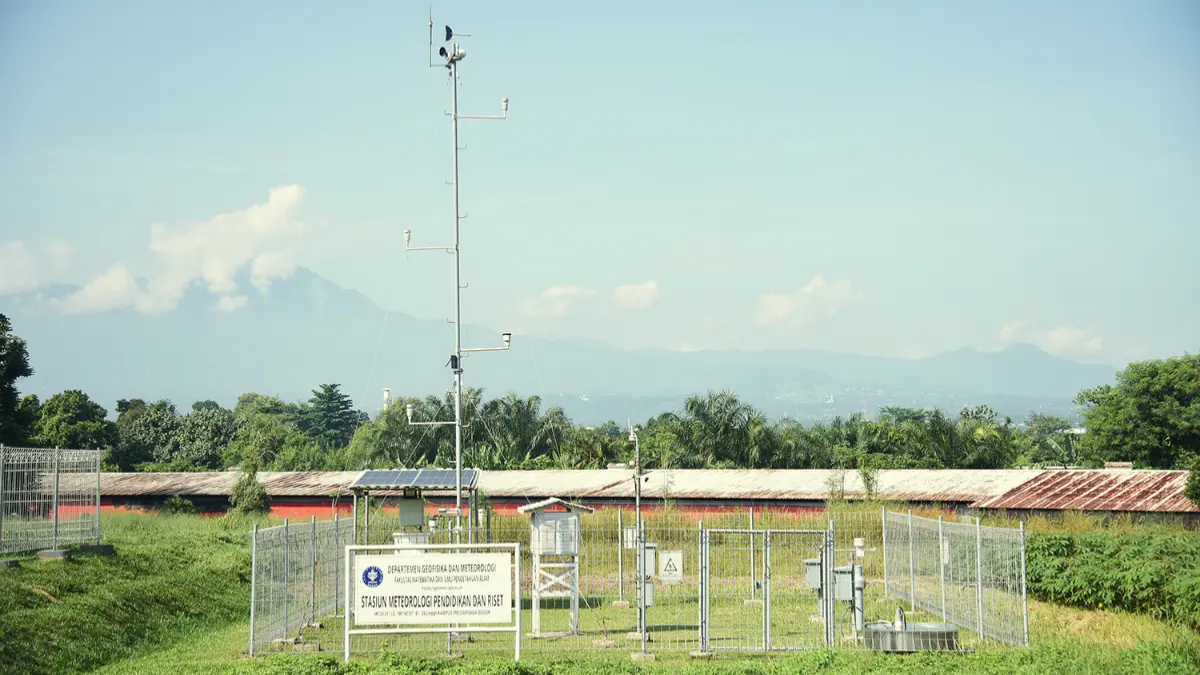 AWS Komunitas dikembangkan IPB University untuk membantu petani mengadapi perubahan iklim.  (Foto : IPB)