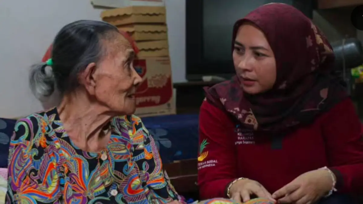 Ilustrasi sosialisasi bansos ke penerima bantuan. (Foto: YouTube Kemensos RI)