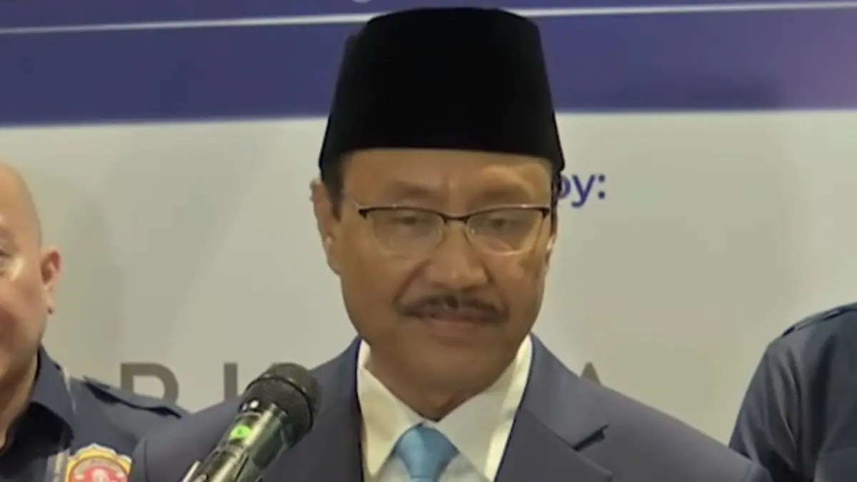 BANSOS: Mensos, Saifullah Yusuf saat memberikan keterangan kepada wartawan.