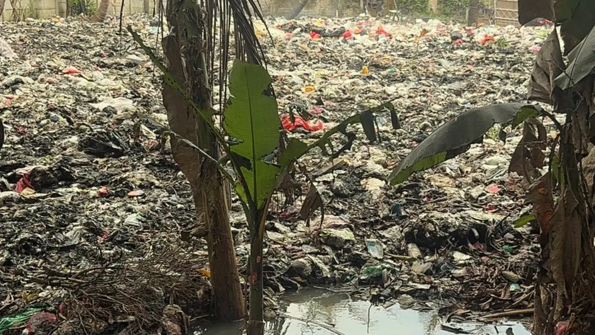 TPS Ilegal di Desa Waru Jaya, Kecamatan Parung, Kabupaten Bogor.  (Nasir/ Radar Bogor)