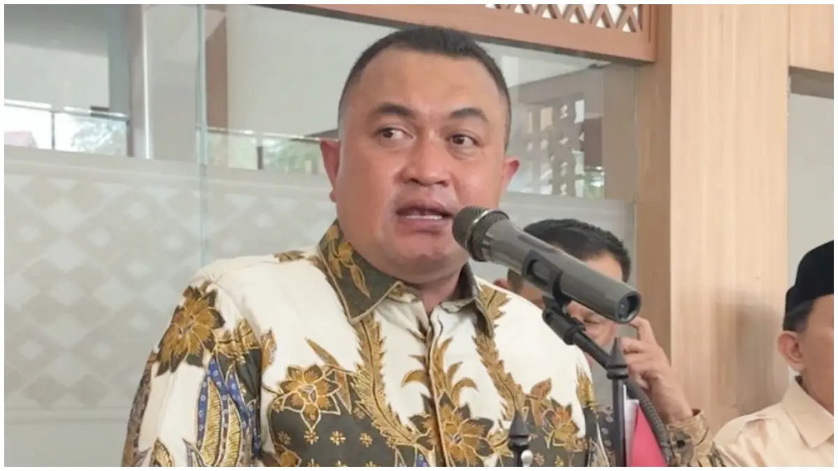 Bupati Bogor, Rudy Susmanto. Untuk membarantas praktik pungutan liar, Pemkab Bogor akan membentuk Tim Cyber Pungli. (Foto : Billy/Radar Bogor)