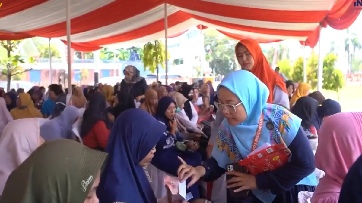 Ilustrasi penyaluran bansos ke KPM. (Foto: YouTube PT Pos Indonesia)