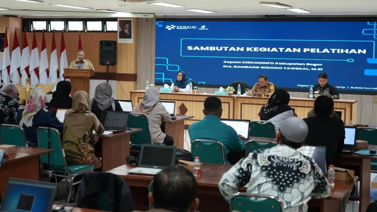Pelatihan pemasaran berbasis teknologi dan kecerdasan AI bagi pengelola KDMP di Aula Diskominfo, Kecamatan Cibinong, Kabupaten Bogor. Foto: Diskominfo for Radar Bogor