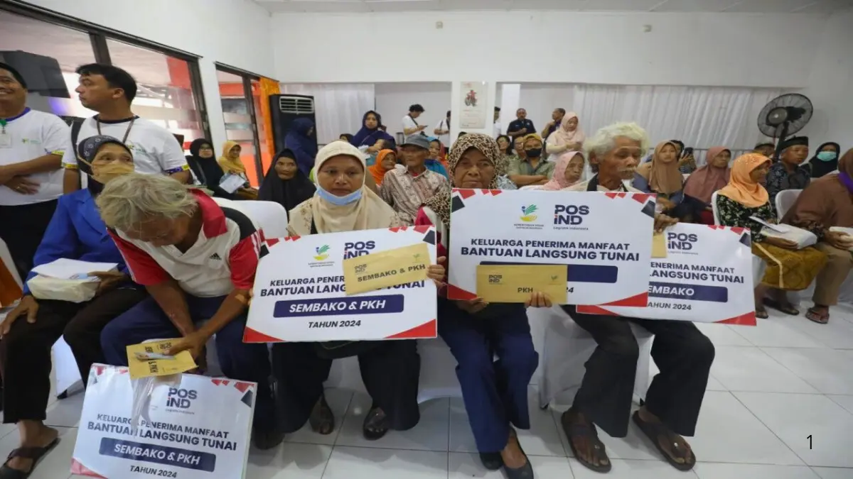 Penerima bansos PKH dari Kementerian Sosial RI. (Foto: dinsos.cirebonkota.go.id)
