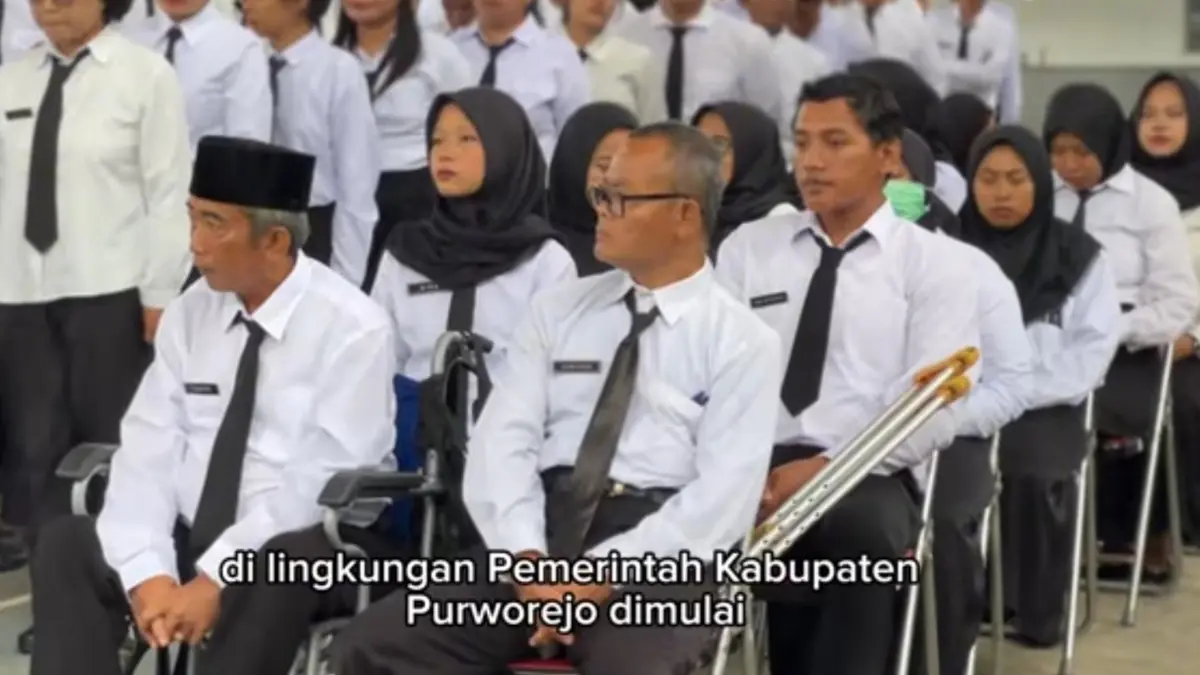 Ilustrasi penyerahan SK ASN. (Foto: prokopimpemkabpurworejo)