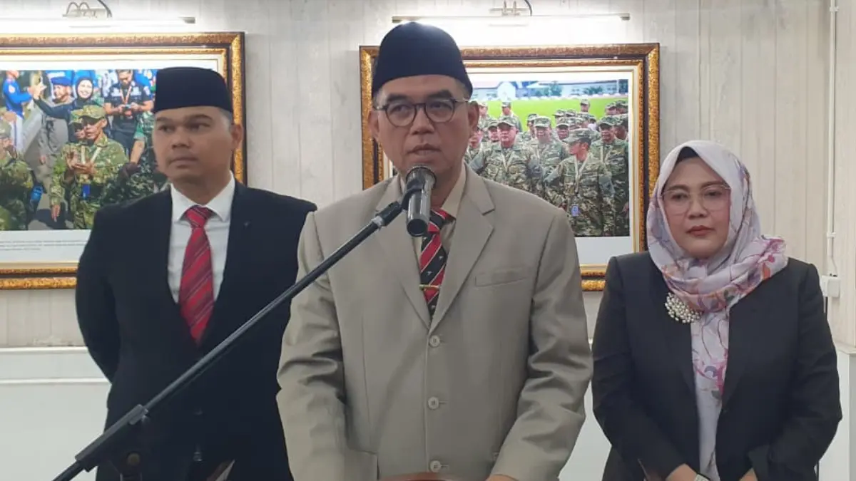 Sekretaris Daerah (Sekda) Kabupaten Bogor Ajat Rochmat Jatnika saat menyampaikan keterangan. (Foto:Billy/Radar Bogor)