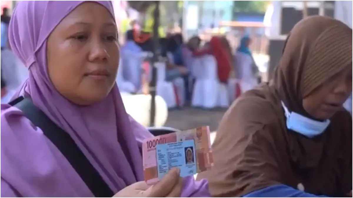 Ilustrasi penyaluran bansos. (Foto: YouTube Pos Indonesia)