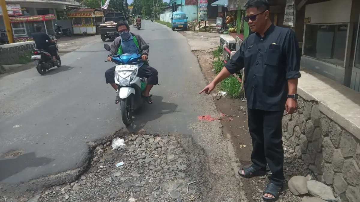 Sejumlah ruas jalan utama di wilayah Kecamatan Gunungsindur Kabupaten Bogor mengalami kerusakan.(Dok. Pemerintah Desa Cibinong Kecamatan Gunung Sindur)