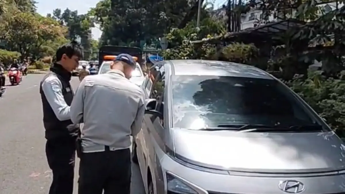 Dinas Perhubungan (Dishub) Kota Bogor kembali melakukan penertiban parkir liar di sejumlah titik. (Dok. Dishub Kota Bogor)