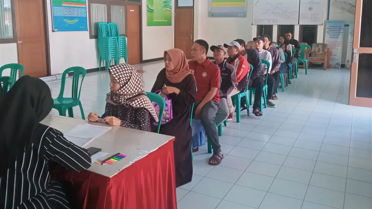  Ilustrasi penyaluran bansos PKH kepada para penerima manfaat. (Foto: Instagram @desapadaluyu)