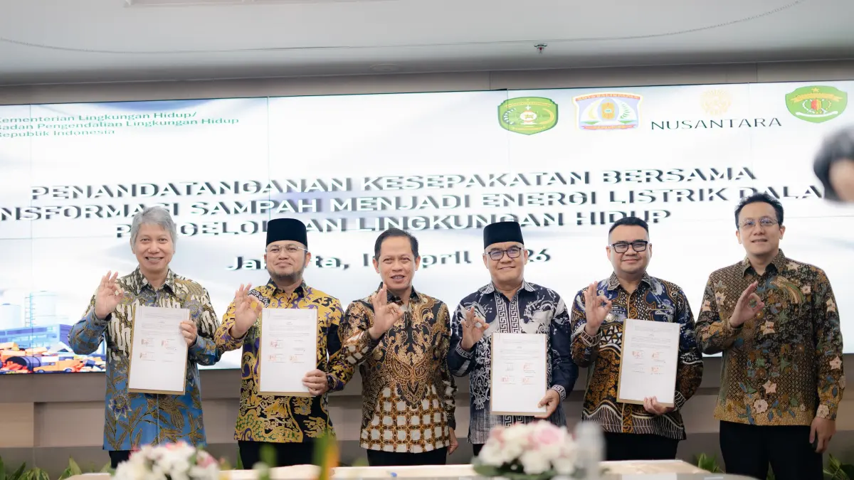 Penandatanganan perjanjian kerja sama antara Gubernur Kalimantan Timur bersama para bupati dan wali kota di wilayah terkait di Kantor KLH, Jakarta, Jumat, 10 April 2026.