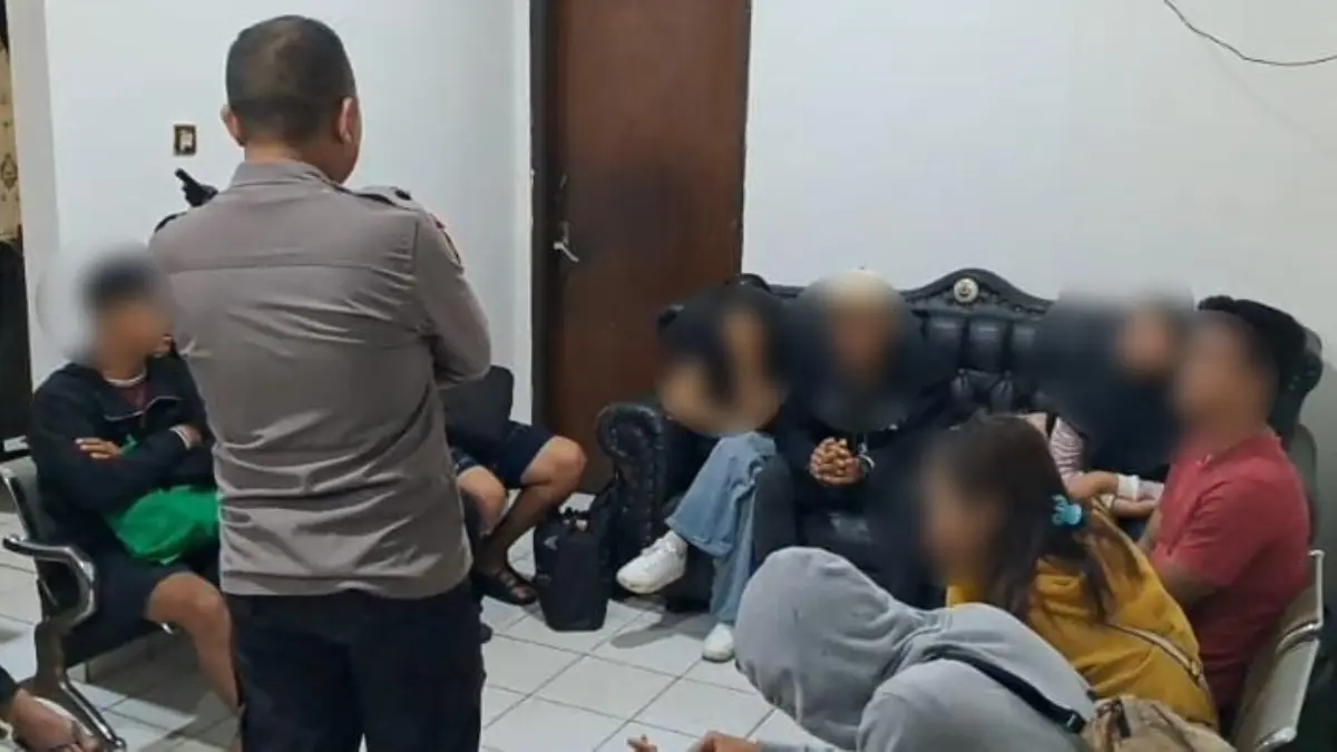 Polisi mengamankan 10 pasangan bukan suami istri di hotel kawasan Dramaga, Kabupaten Bogor. (Dok. Polsek Dramaga)