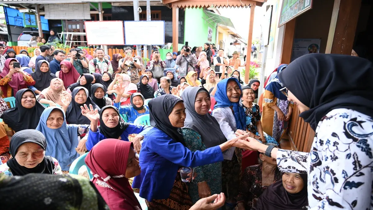 Ilustrasi penerima bansos PKH dan BPNT. (Foto: banyuwangikab.go.id)