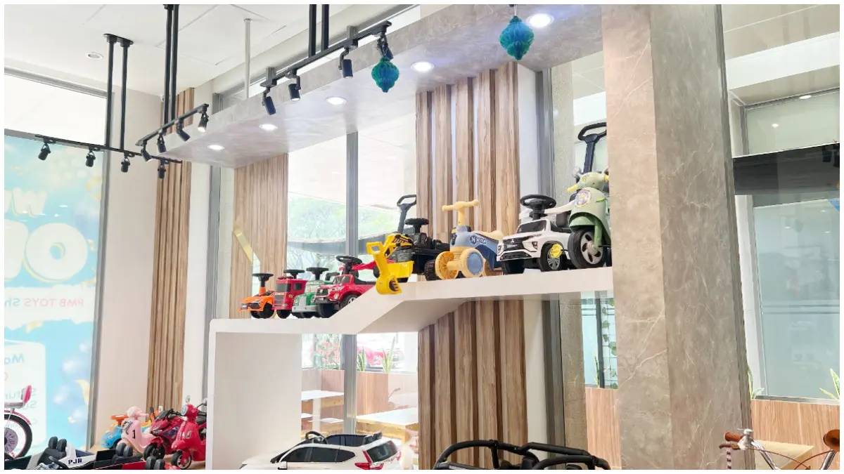 PMB Toys konsisten menyediakan berbagai jenis mainan berkualitas.