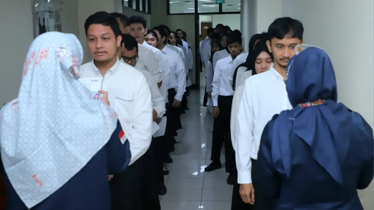 Ilustrasi antrian peserta seleksi CASN 2026 sebelum memasuki ruang ujian. (Foto: menpan.go.id)