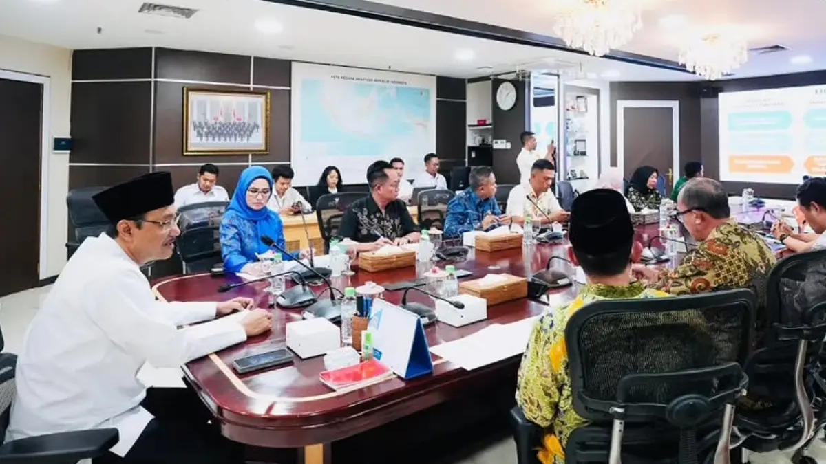 Menteri Sosial Saifullah Yusuf bersama dengan Bupati pesawaran dan Bupati Ogan Komering Ulu. (Foto: Instagram @kemensosri)