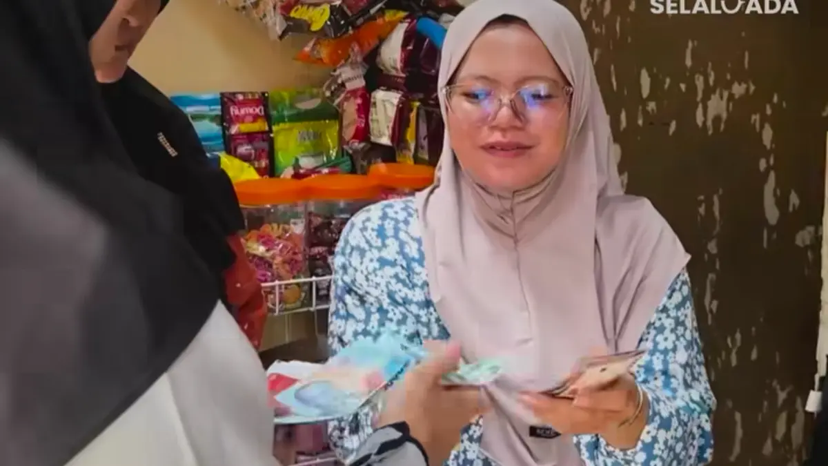 Ilustrasi KPM bansos terima pencairan bantuan. (Foto: YouTube Kemensos RI)
