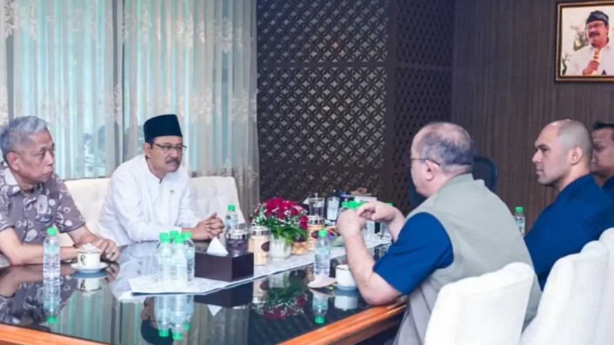Kementerian Sosial bersama PT Agrinas Pangan Nusantara saat membahas skema pemberdayaan masyarakat melalui kopdes merah putih. (Foto: Instagram @kemensosri)