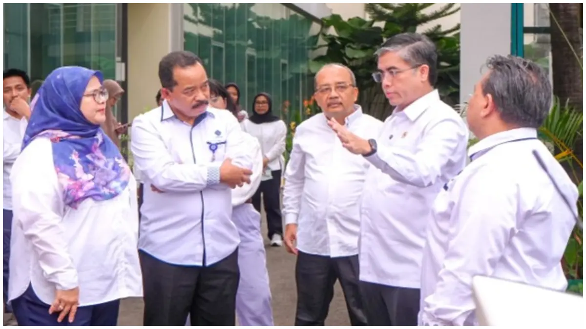Menaker Yassierli saat kunjungan kerja ke Balai Besar Keselamatan dan Kesehatan Kerja (BBK3) Jakarta, Selasa, 14 April 2026.&nbsp;