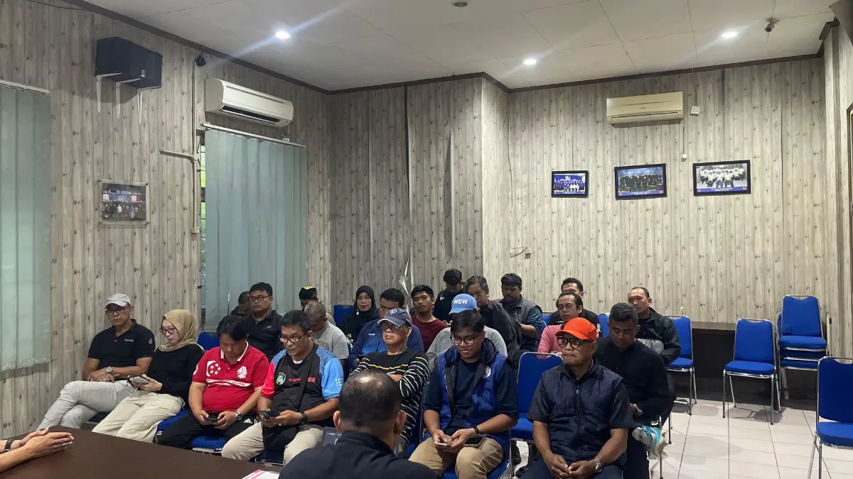 Susana koordinasi pengurus Kontingen Porprov Kota Bogor dengan cabor di ruang rapat II KONI Kota Bogor. Foto: Humas KONI Kota Bogor