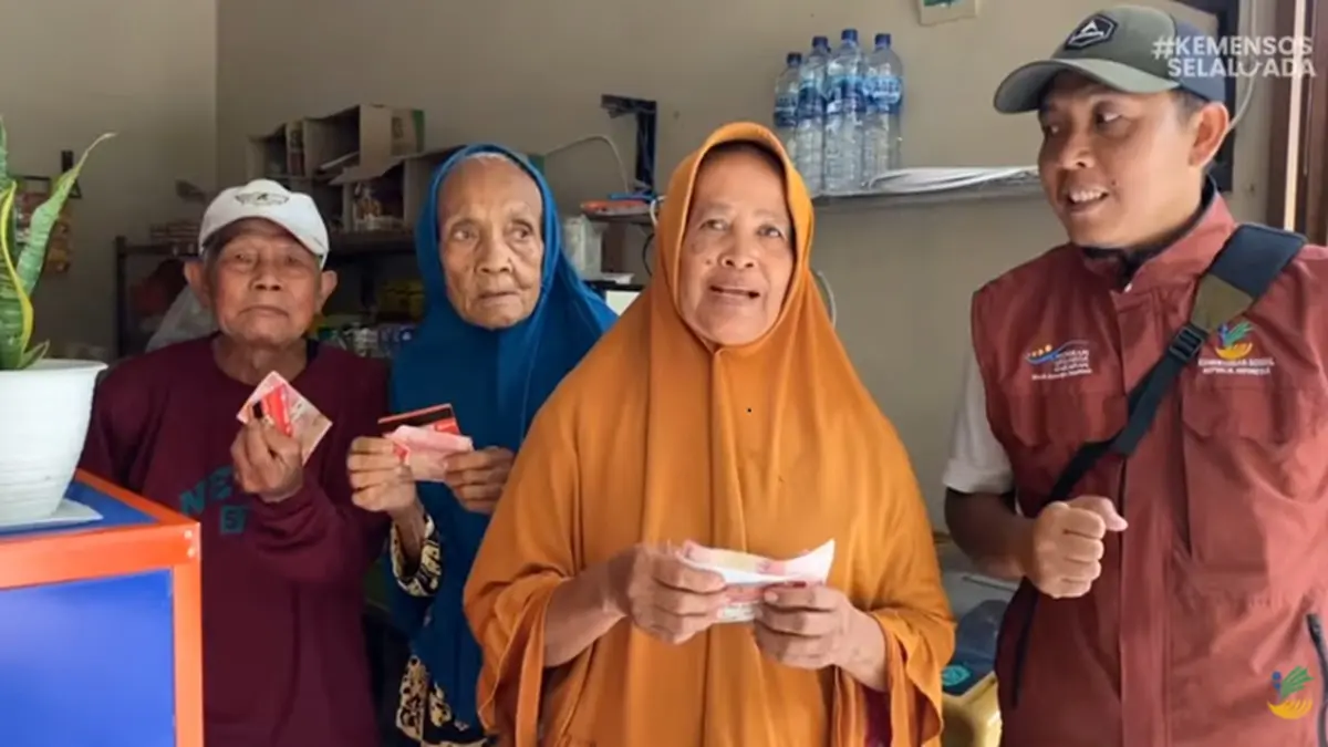 Ilustrasi penerima bansos seumur hidup. (Foto: YouTube Kemensos RI)
