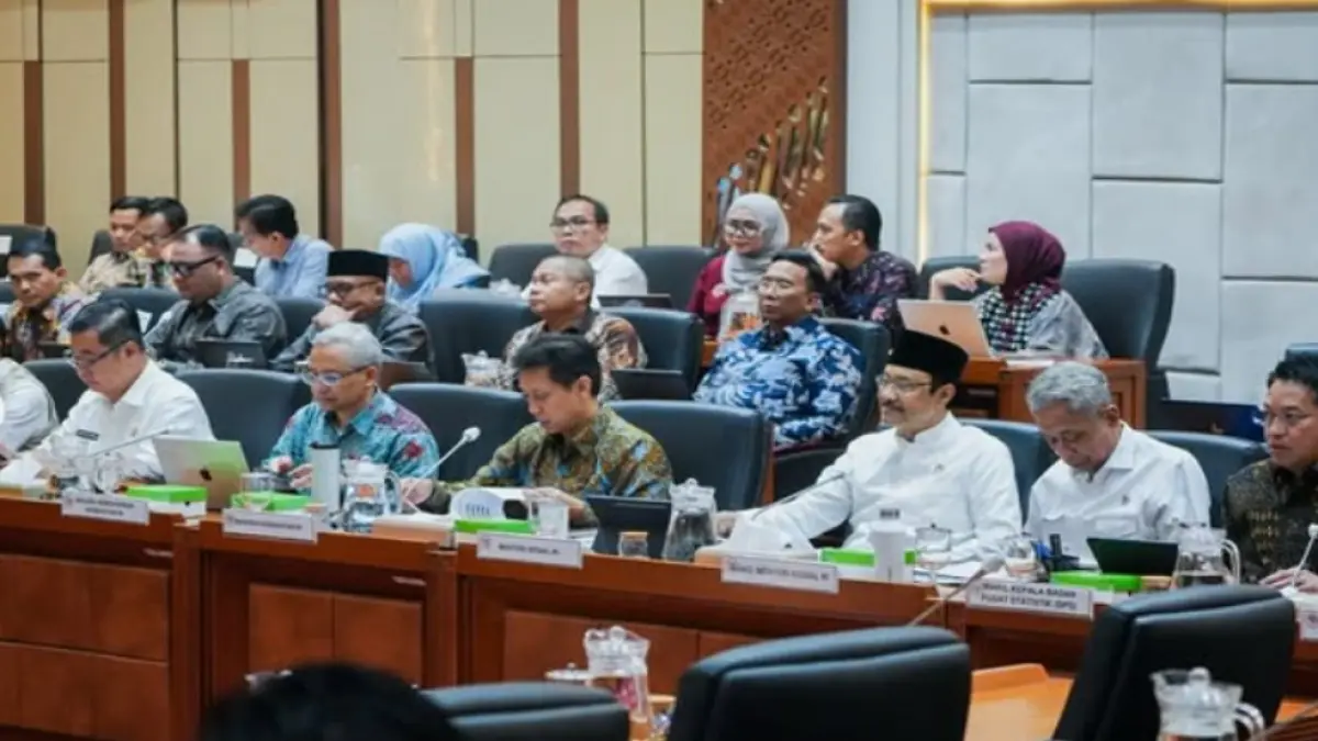 Menteri Sosial bersama jajarannya mengdakan rapat bersama Komisi IX DPR RI terkait mengaktifkan kembali PBI JKN (Instagram Kemensos RI)