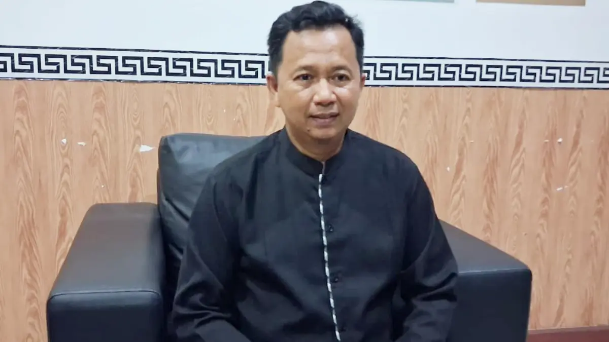 Camat Cileungsi Adi Henryana saat menyampaikan keterangan. (Muhammad Ali/Radar Bogor)
