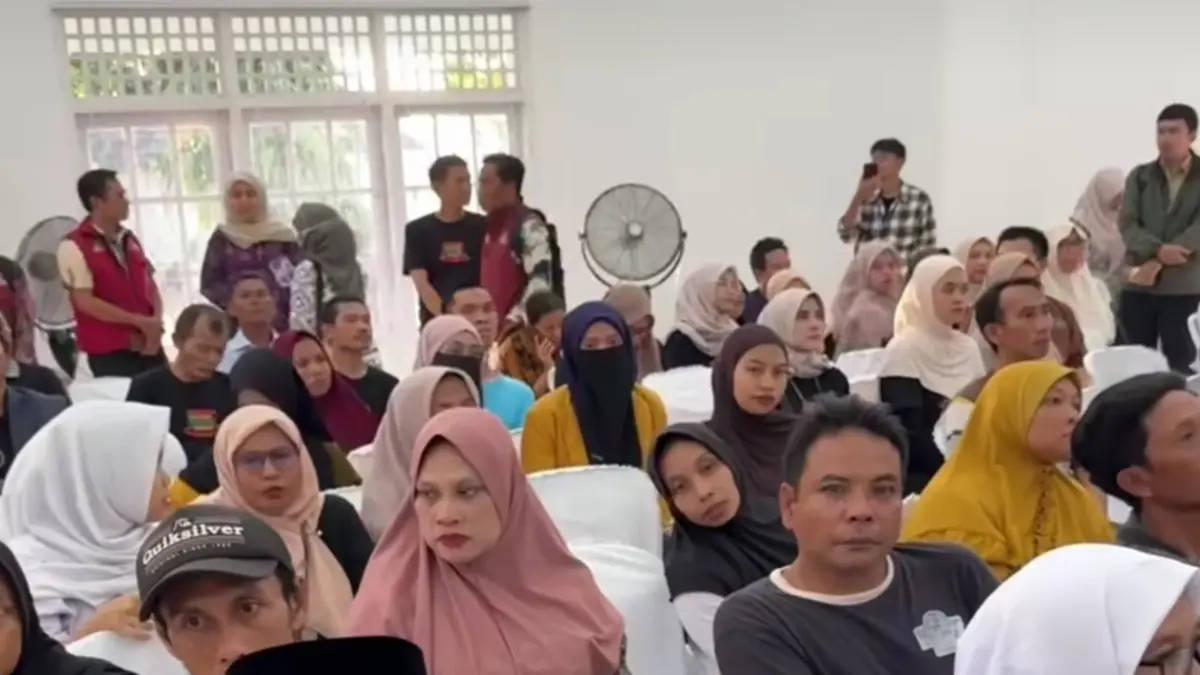 Ilustrasi KPM bansos menanti pencairan bantuan. (Foto: Instagram @kemensosri)