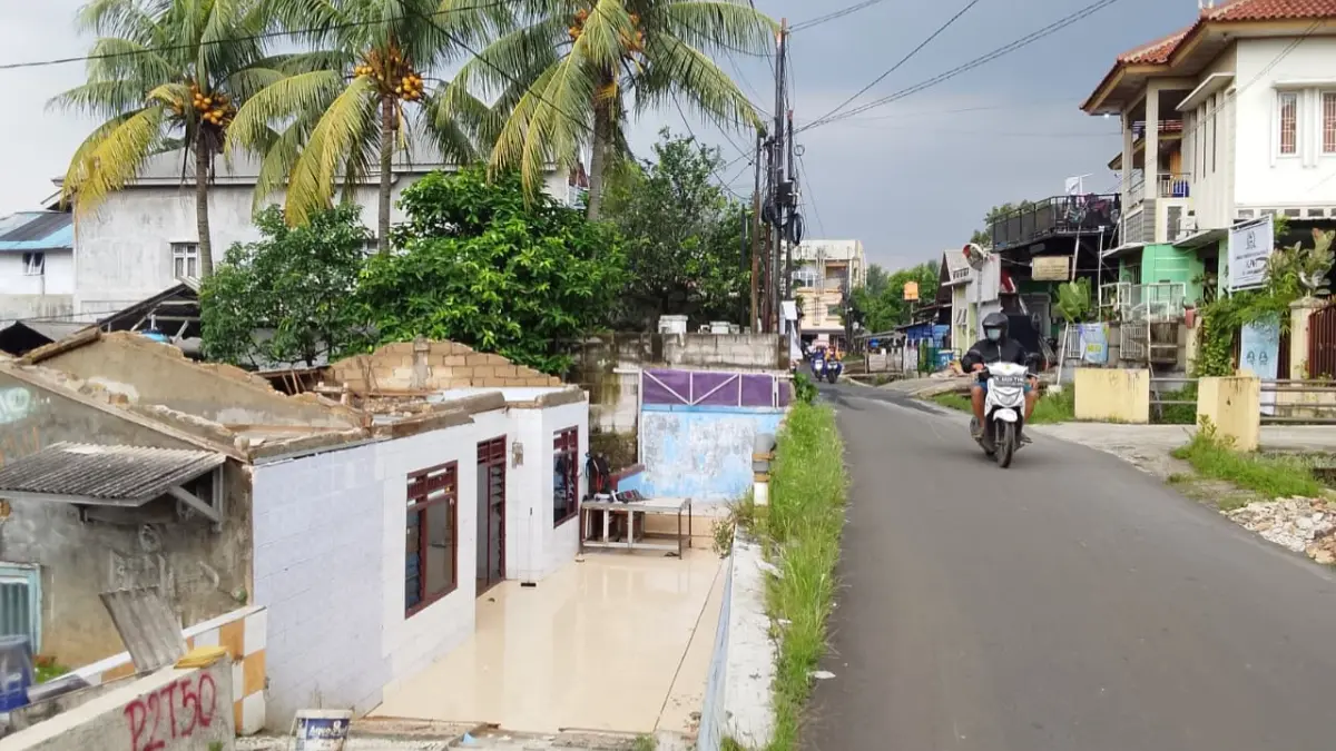 Sejumlah bangunan terdampak pelebaran Jalan Enggram, Sawangan, Kota Depok. (Fajar/ Radar Bogor)