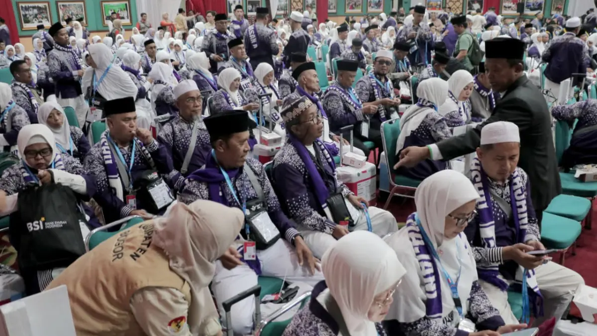 Suasana pemberangkatan jemaah haji di Gedung Tegar Beriman, Cibinong, Kabupaten Bogor beberapa waktu lalu. (Hendi Novian/Radar Bogor)