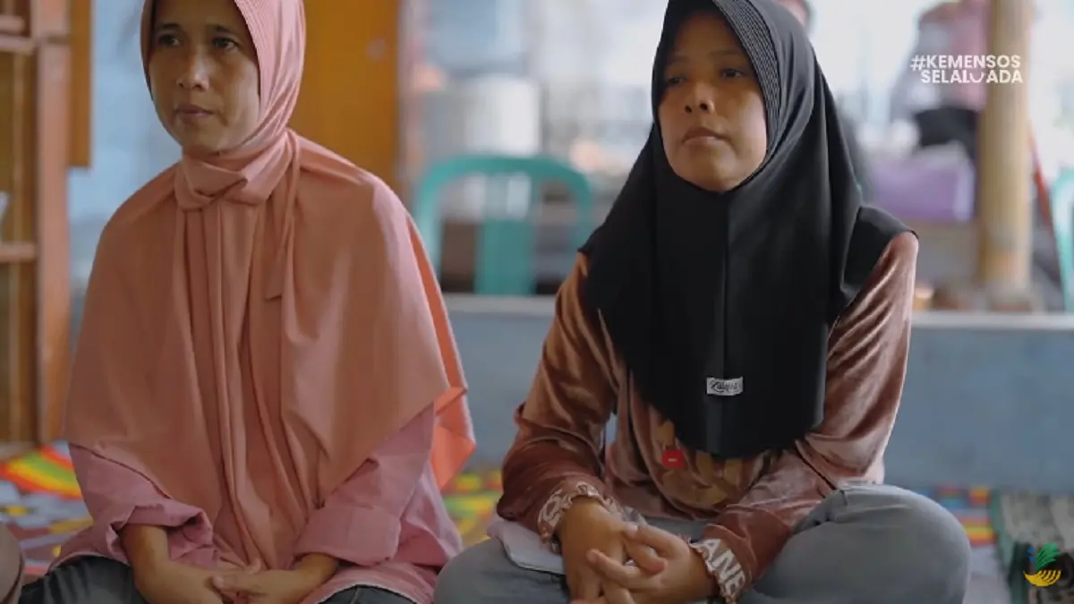 Ilustrasi KPM menanti pencairan bansos tahap 2. (Foto: Youtube Kemensos RI)