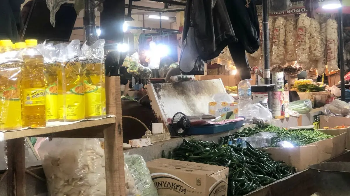 Ilustrasi: MinyaKita yang dijual di Pasar Jambu Dua, Kota Bogor.(Fauzan/Radar Bogor)