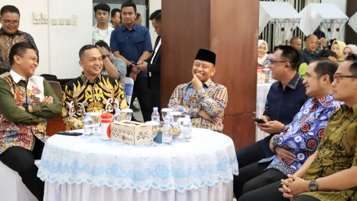Kapolres Metro Depok Kombes Pol Abdul Waras (dari kiri) bersama Dandim 0508/Depok Kolonel Inf Ginanjar Wahyutomo, Wali Kota Depok Supian Suri serta Kolonel Inf Triano Iqbal saat acara lepas sambut Dandim 0508/Depok. (Dok. Polres Metro Depok)