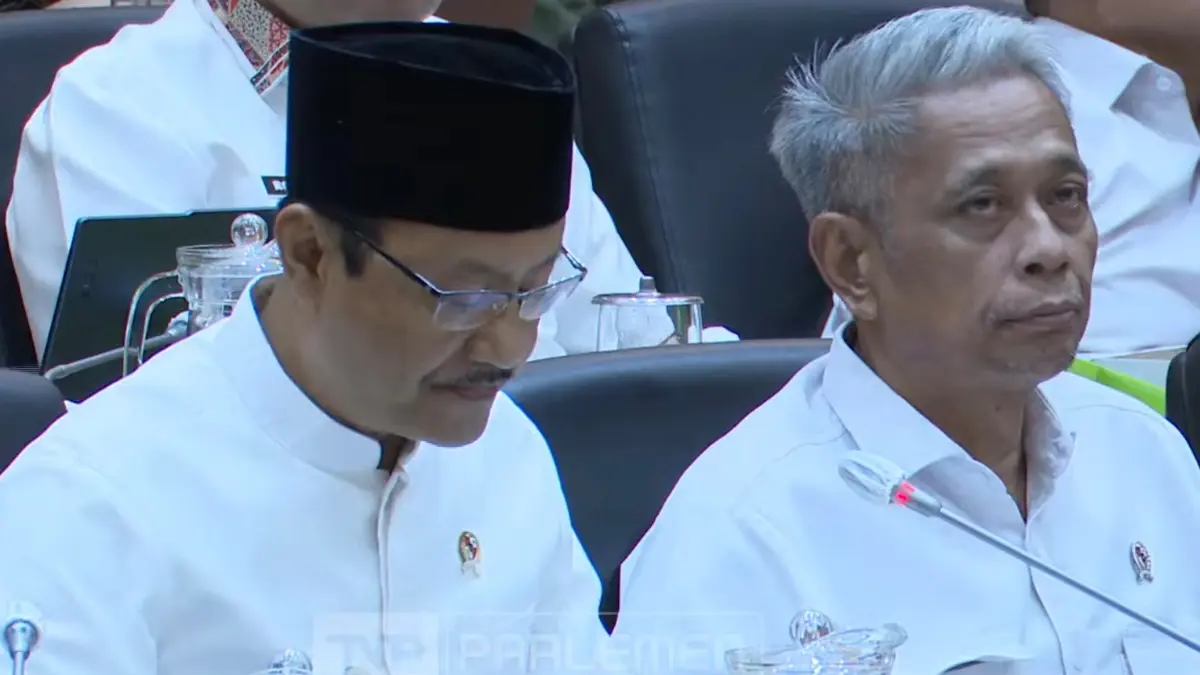 Mensos Saifullah Yusuf dan Wamensos Agus Jabo dalam Rapat Kerja Komisi IX DPR RI. (Foto: Youtube DPRI RI)