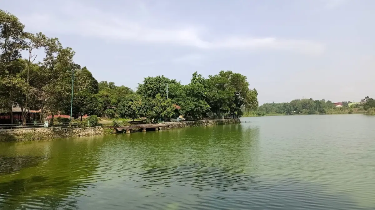 Situ Rawa Binong Cikarang. (Foto: wisataindustri.bekasikab.go.id)