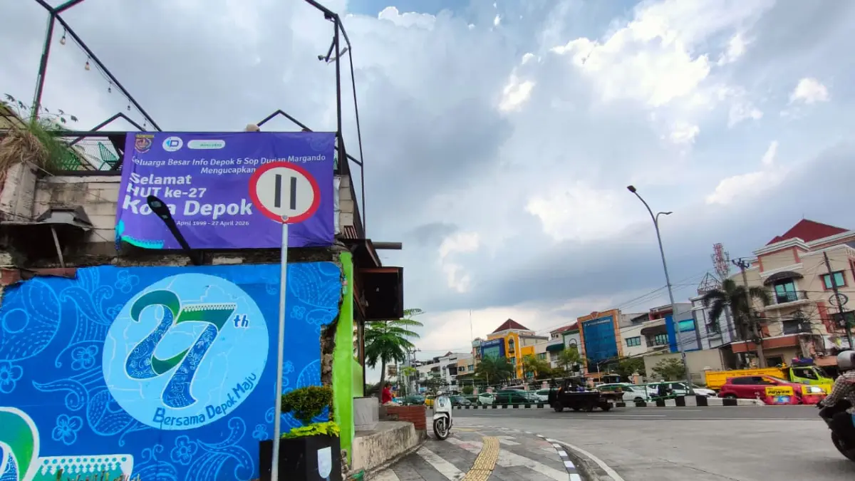 Suasana kawasan Margonda dipoles jelang HUT ke 27 Kota Depok. (Foto : Fajar/Radar Bogor)