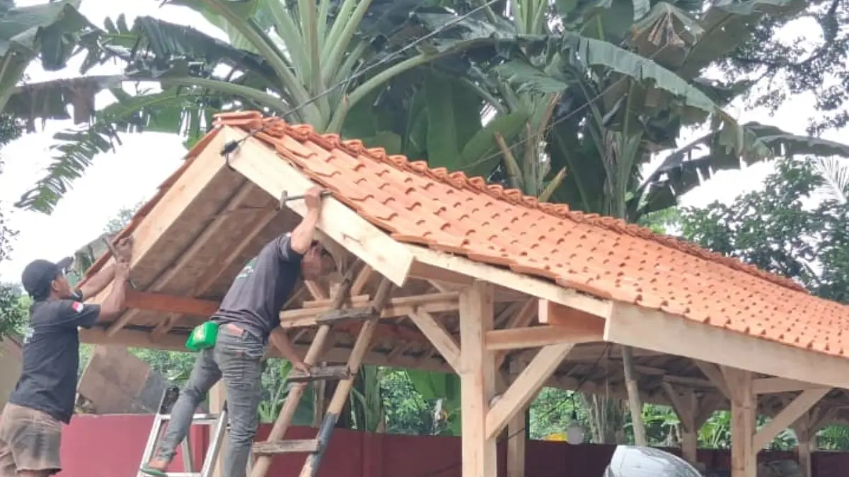 Gentengnisasi di sepanjang Jalur Bojongkoneng - Cijayanti, Kecamatan Babakan Madang, Kabupaten Bogor. (Muhammad Ali/Radar Bogor)