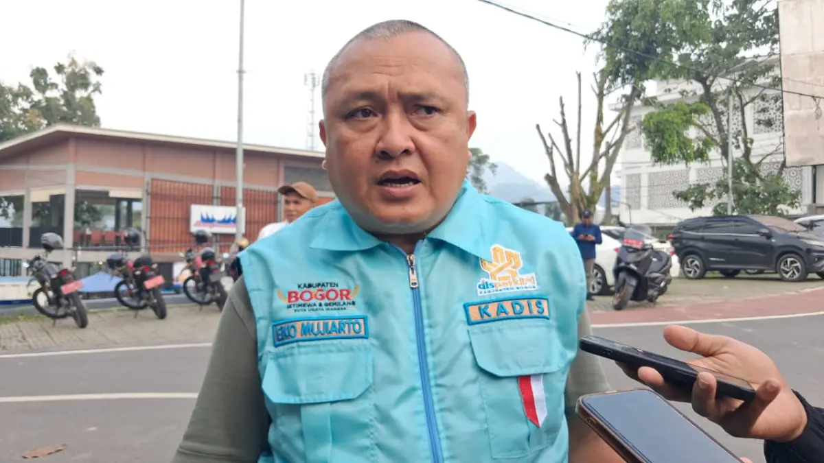 Kepala Dinas Disperkim Kabupaten Bogor, Eko Mujiarto saat menyampaikan keterangan. (Muhammad Ali/Radar Bogor)