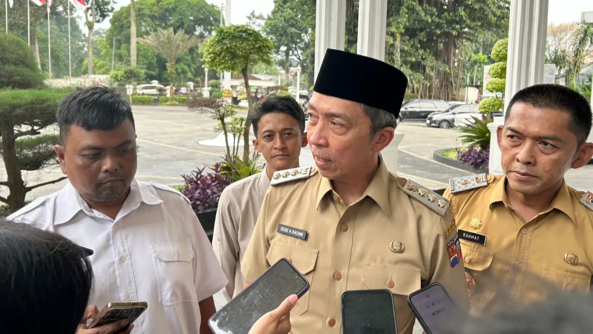 Wali Kota Bogor Dedie A Rachim saat menyampaikan keterangan. (Fauzan/Radar Bogor)