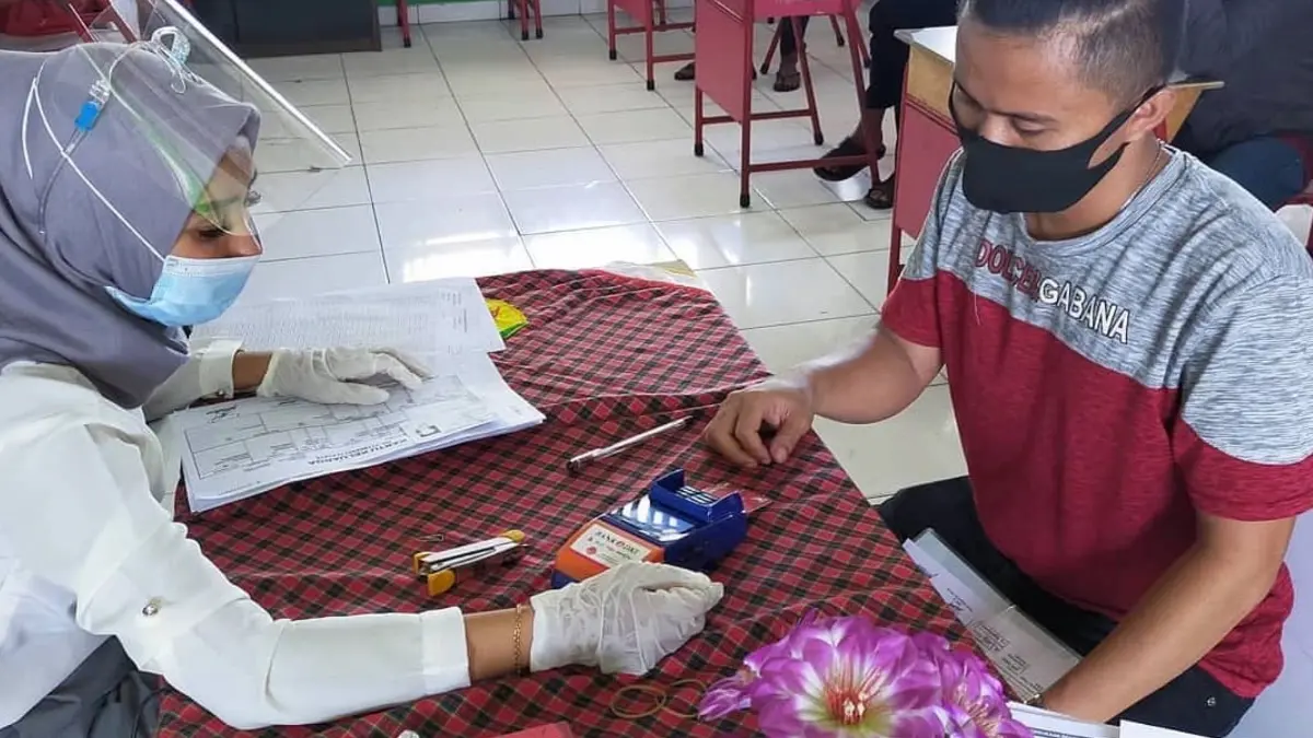  Ilustrasi penyaluran bansos PKH dan Sembako. (Foto: Instagram @kotajakartatimur)